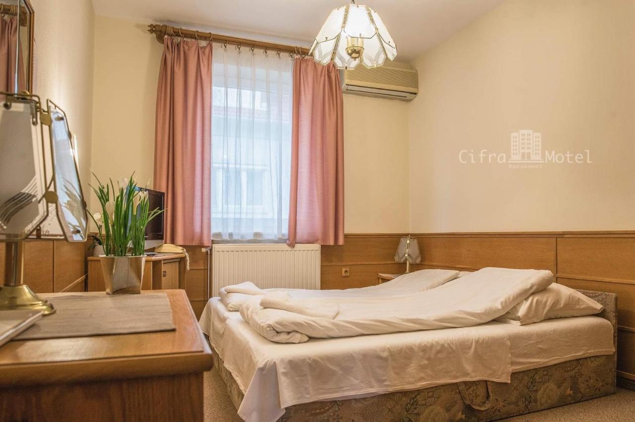 Cifra Motel Kecskemét Exterior foto